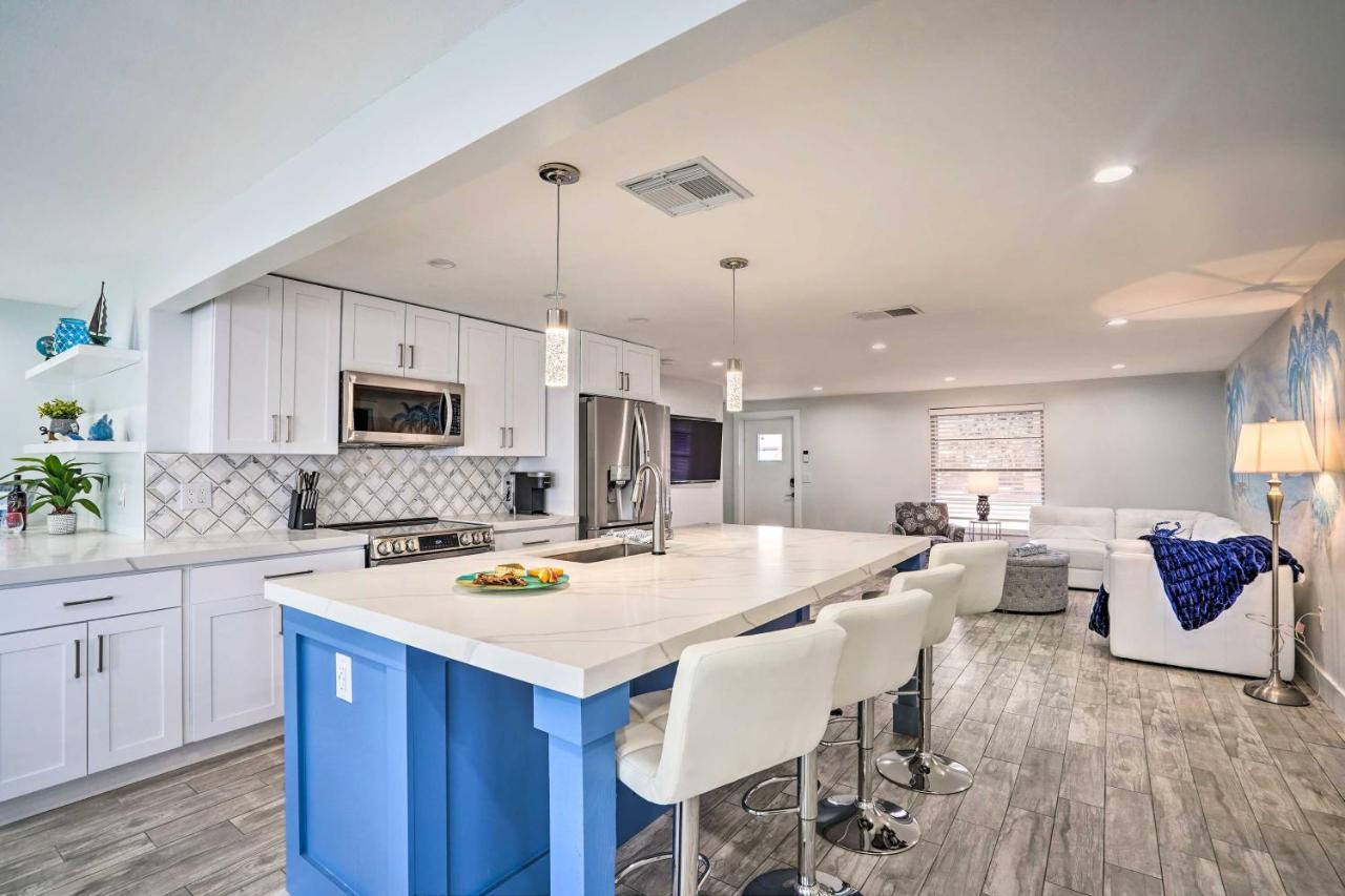 Waterfront Matlacha Home With Hot Tub And Grill! 외부 사진